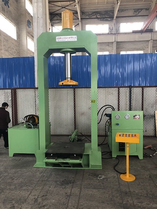 龍門液壓機